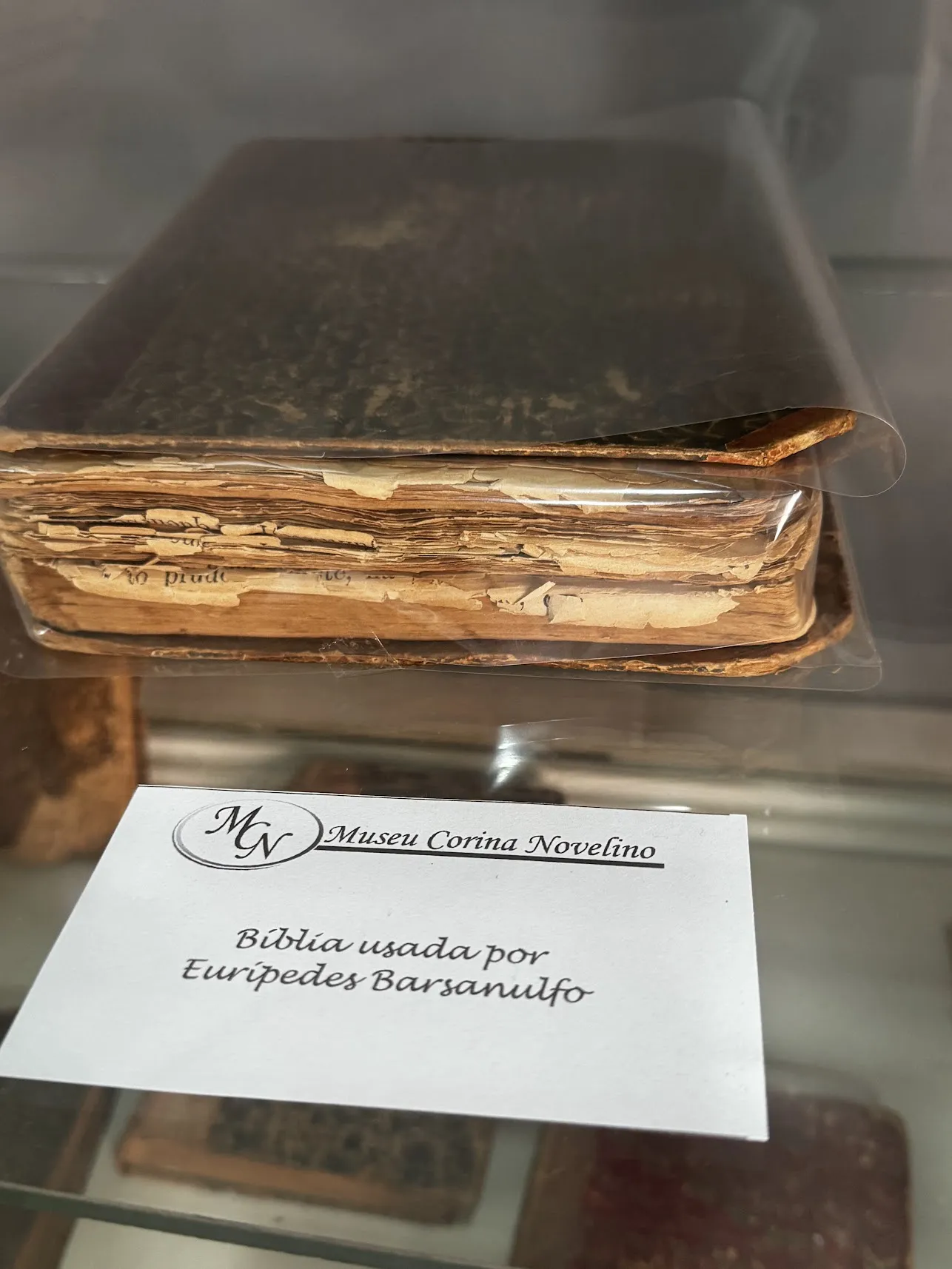 Bíblia usada por Eurípedes Barsanulfo, em exposição