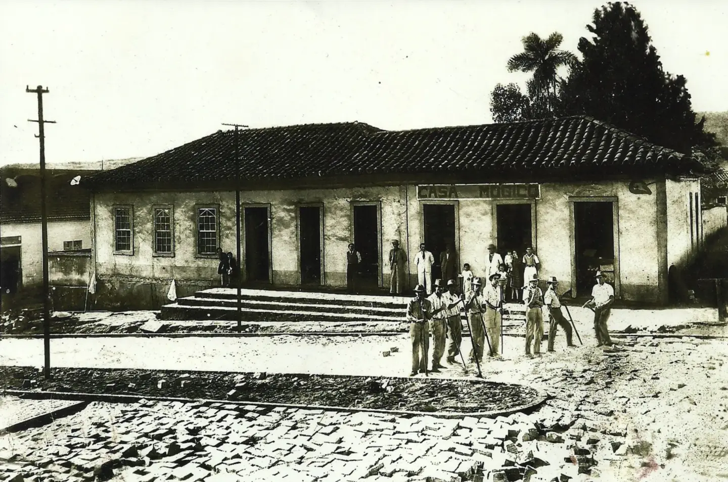 Casa Mogico (em 1940). Casa onde Eurípedes Barsanulfo viveu na infância e juventude, ao lado da casa comercial do pai…