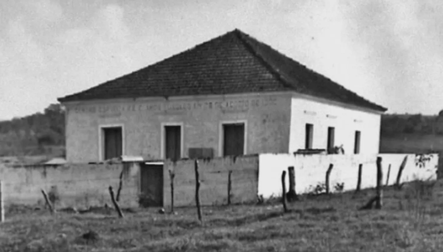 Centro Espírita Fé e Amor: A ampliação e configuração atual do Centro foi concluída por volta de 1930. O Centro passou…
