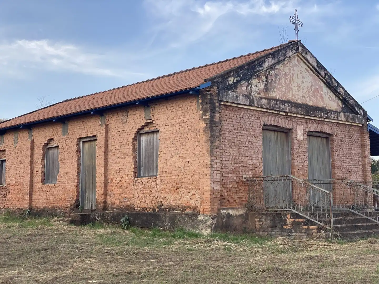 Prédio de tijolos da Estação do Cipó